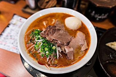 SE新作《三角战术》中字宣传片公布 3月4日正式发售